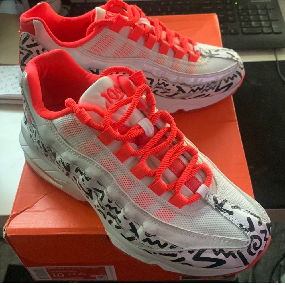 SOLD SOLD SOLD NIKE AIR MAX SIZE 6.5 Y